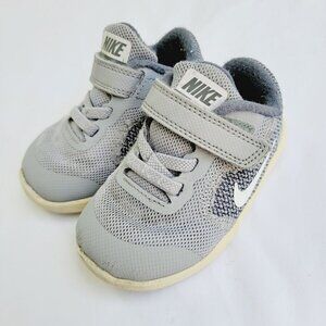 Nike Revolution 3 Wolf Grey/White/Cool Grey Athletic Sneakers - Child size 5